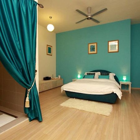 Chymes Hotel Tanjung Bungah  Exterior photo