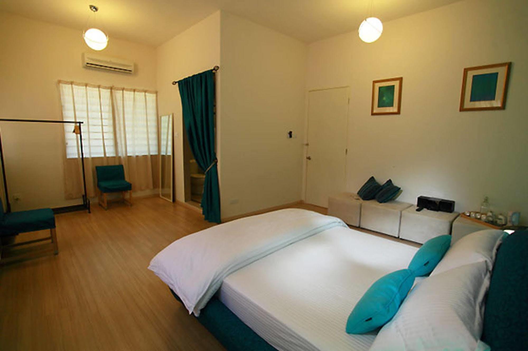 Chymes Hotel Tanjung Bungah  Exterior photo