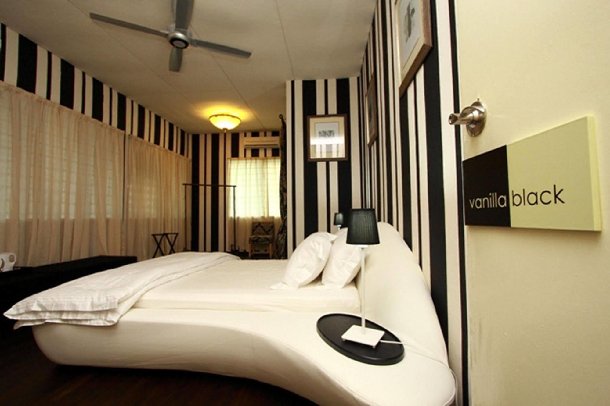 Chymes Hotel Tanjung Bungah  Exterior photo